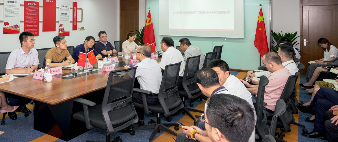 为旅游插上航空“翅膀”，给旅游增添科技“引擎”，用创新创造更大价值