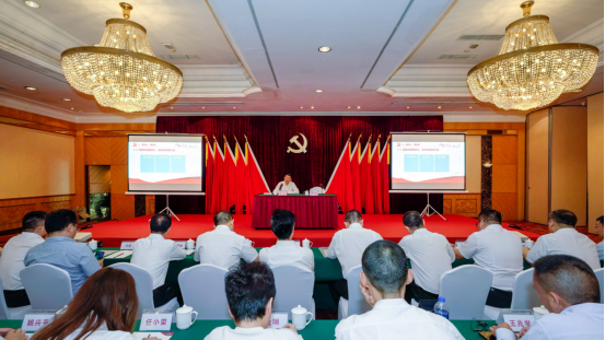 尊龙凯时集团任丁书记带头讲授“不忘初心、牢记使命”主题教育专题党课