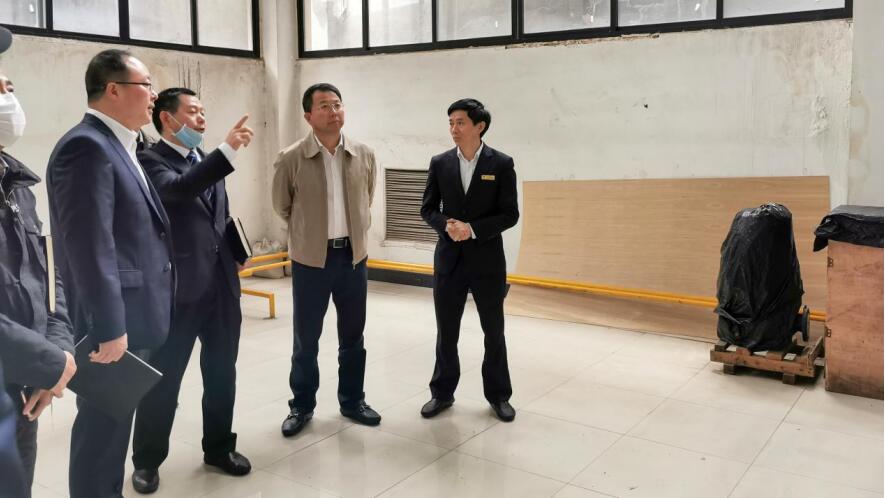 集团党委书记、董事长任丁会见川酒集团董事长曹勇一行