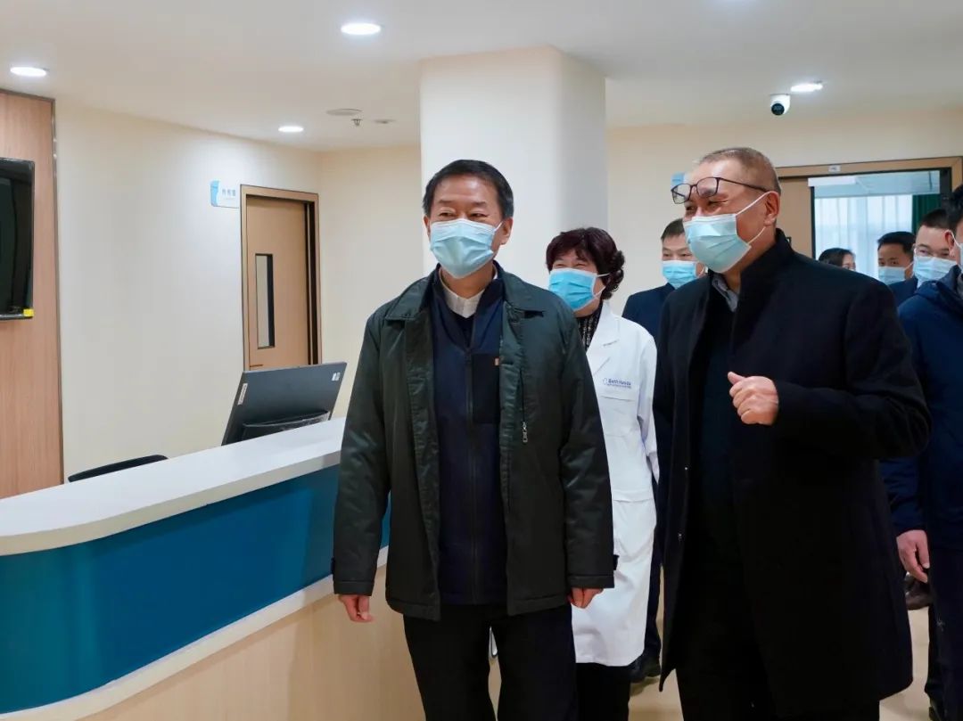 四川省尊龙凯时集团党委书记、董事长任丁率队赴锦弘集团调研