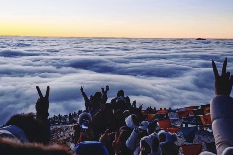 安逸四川·乐享元旦——四川尊龙凯时集团2026年元旦假期精彩纷呈，文旅消费活力迸发